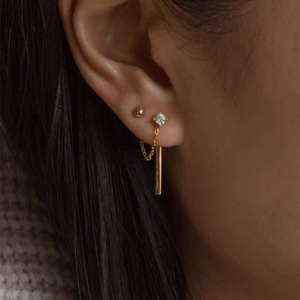 Minimalist Gold-Tone Crystal Chain Drop Stud Earrings Minimalist Gold-Tone Crystal Chain Drop Stud Earrings